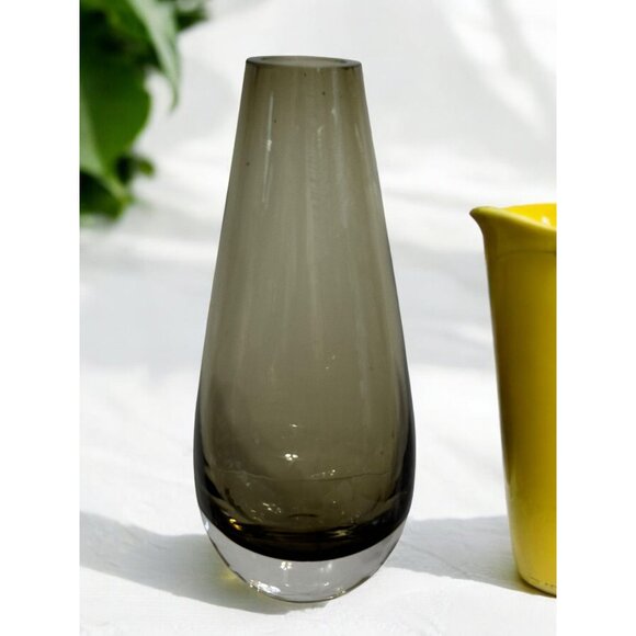 Mid-Century Modern Smoke Glass Vase - Picture 7 of 12
